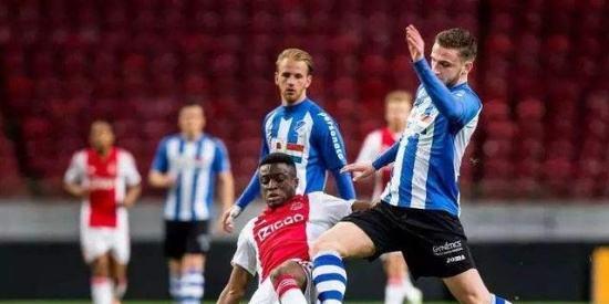 成功捧起队 成功捧起队