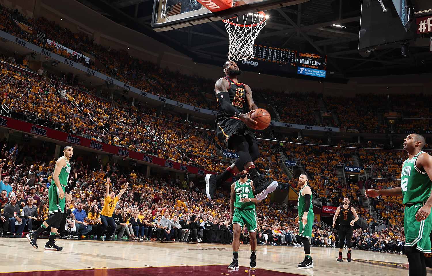 入场画面按 入场画面按